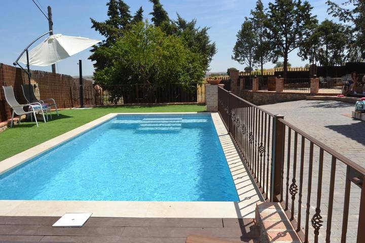 Chalet para 6 personas, con jardín y vistas además de piscina para niños y piscina en Montes de Toledo - 2