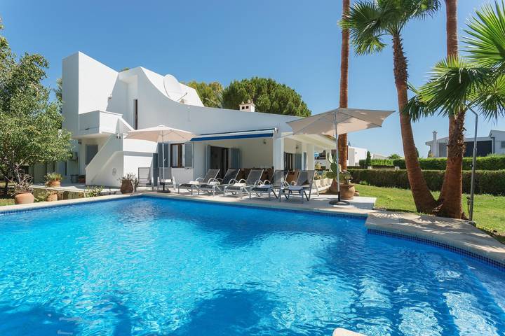 Villa "Playa" with Mountain View, Private Pool & Wi-Fi in Port de Pollença, Pollença