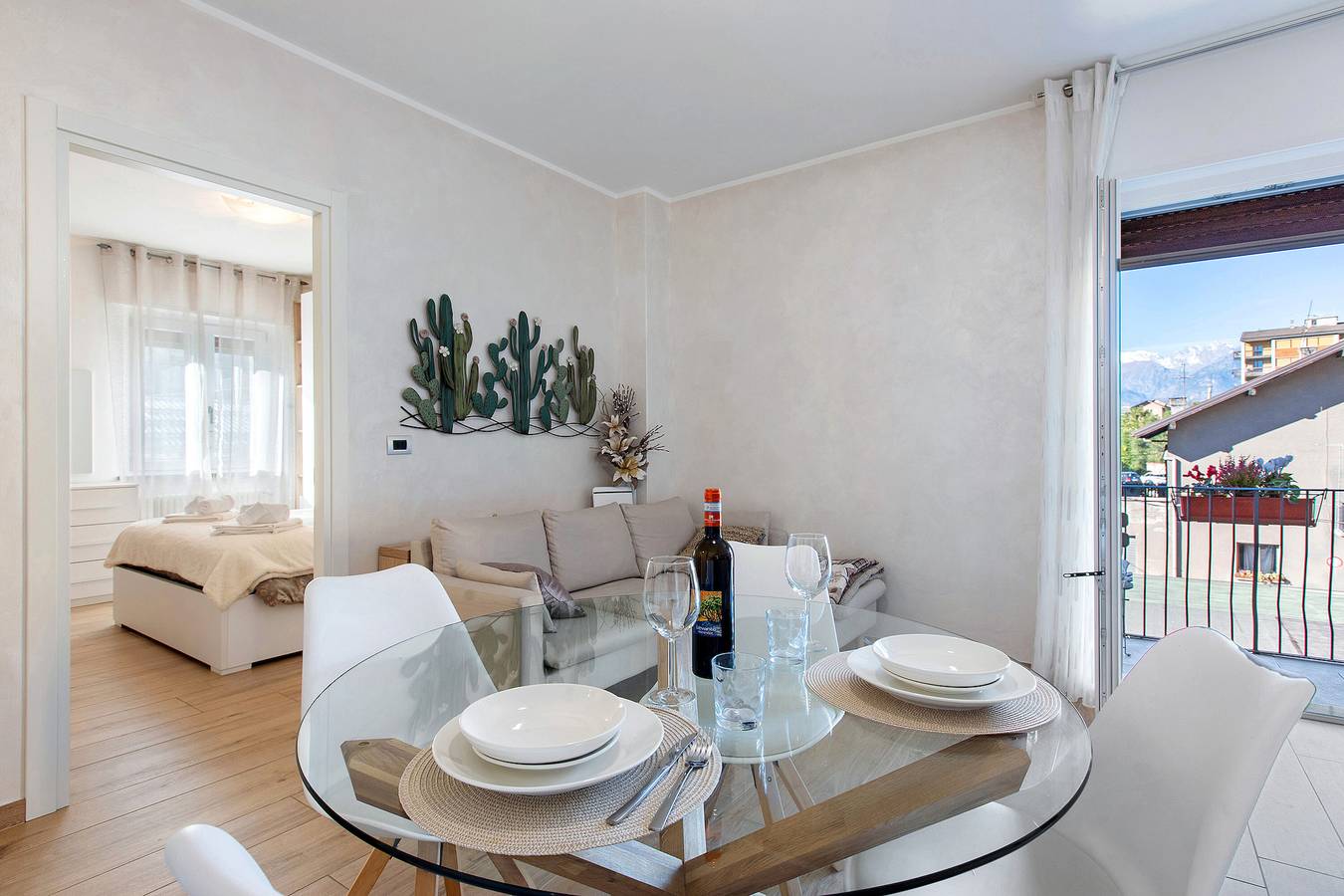 Appartement entier, Appartement 'Emmie House' avec Vue sur la Montagne, Balcon et Wi-Fi in Aoste, Alpes valaisannes