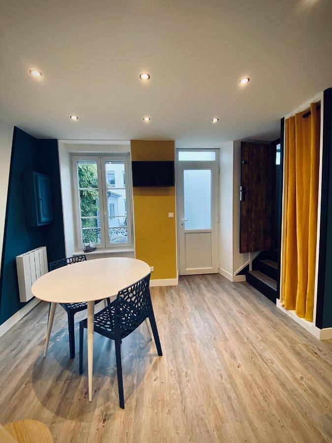 Gîte pour 6 personnes, avec vue et terrasse à Grandcamp-Maisy - 2