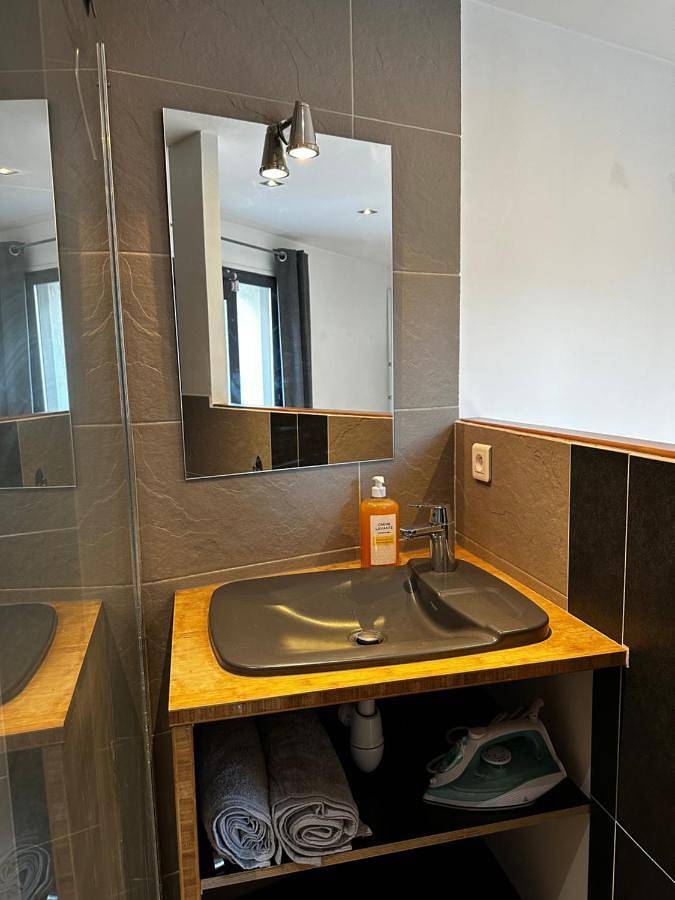 Appartement entier, One-Bedroom Apartment in Conflans-Sainte-Honorine, Yvelines
