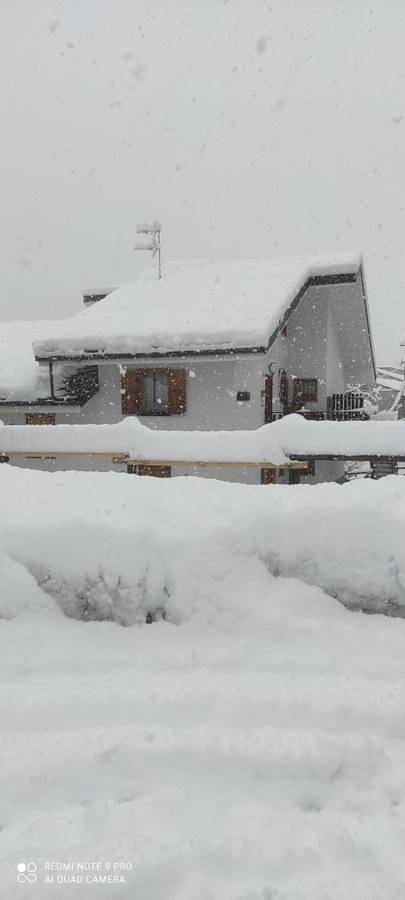 Gîte pour 2 personnes, avec jardin dans Brusson - 2