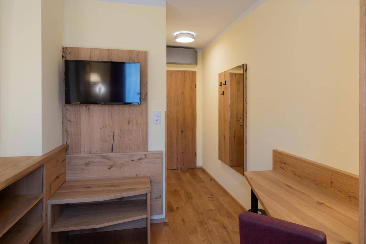 Double Room with Balcony in Krumpendorf am Wörthersee, Klagenfurt-Land
