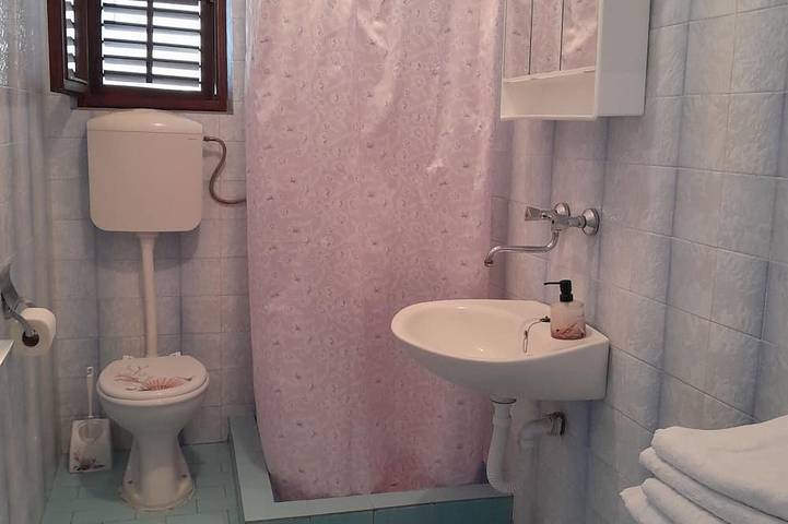 Ganze Wohnung, 2-Zimmer-Ferienwohnung am Strand Bucht Pjestata, Peljesac in Dubrovnik-Neretva