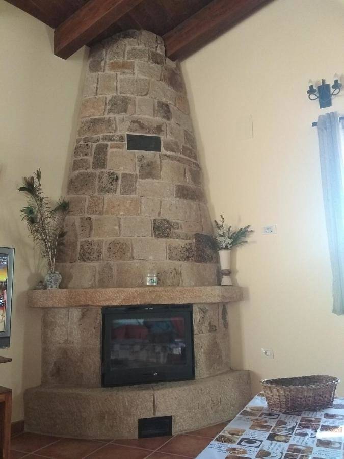 Casa rural para 6 personas, con vistas además de piscina y jardín, Se admiten mascotas en Comarca de Ávila - 3