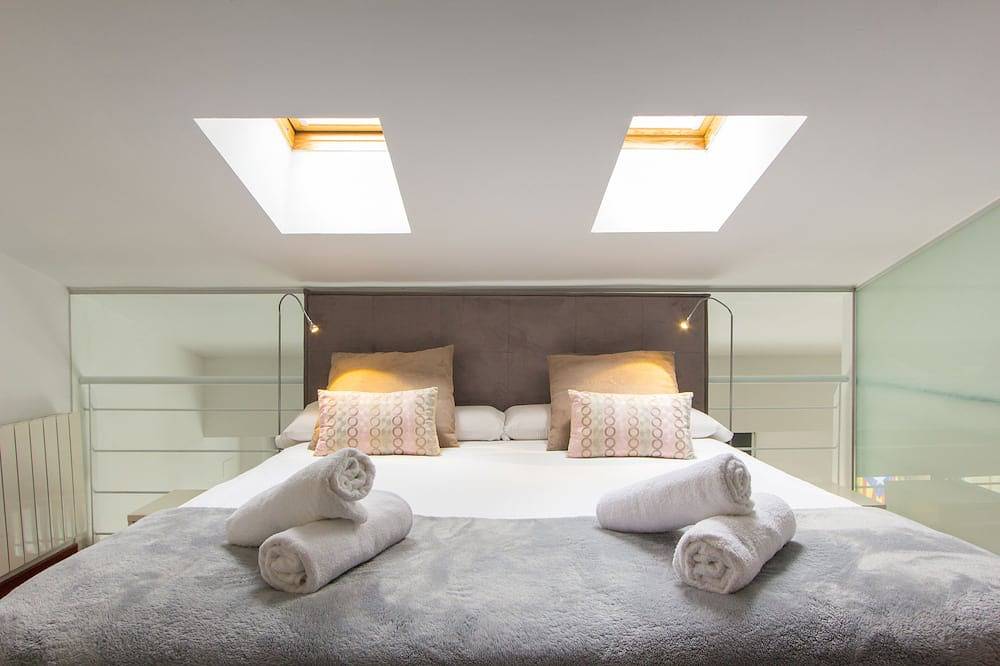 Appartement entier, Duplex confortable avec piscine dans une rue calme à côté de paseo de gracia in Barcelona Centre, Barcelone