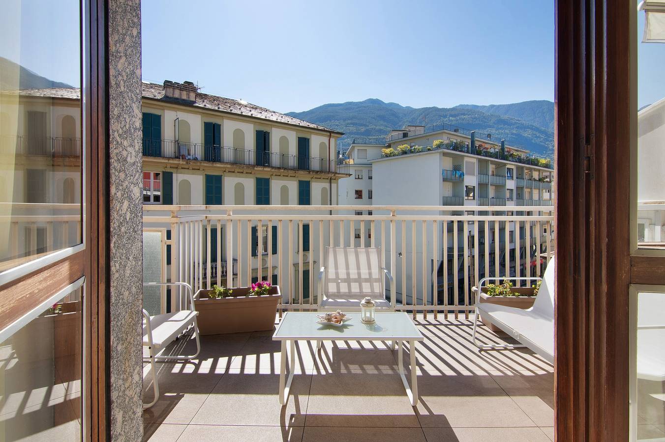 Ganze Wohnung, Ferienwohnung 'Mary House' mit Bergblick, privater Terrasse und Wlan in Sondrio (Stadt), Sondrio