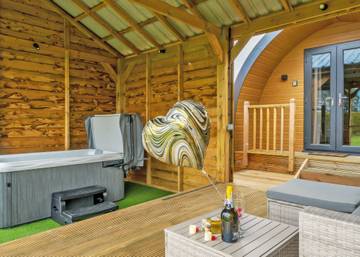 Cottage for 2 People in West Midlands, Worcestershire, Photo 3