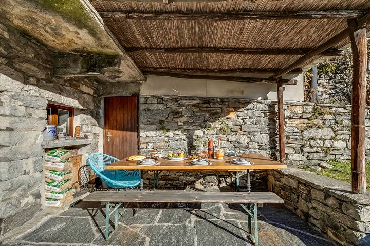 Chalet für 4 Personen, mit Balkon und Terrasse im Ticino
