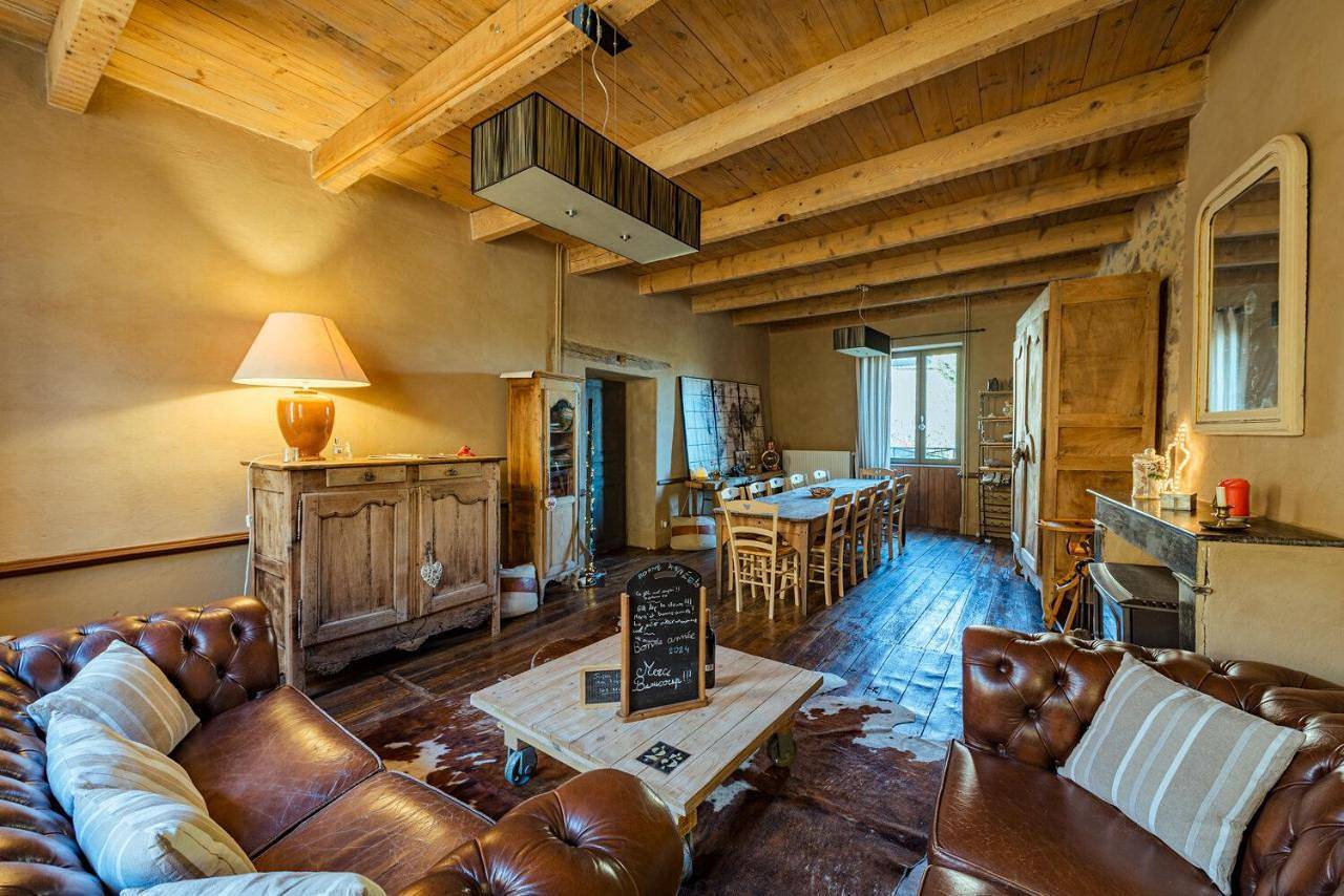 Four-Bedroom House in Peyrusse-le-Roc, Aveyron