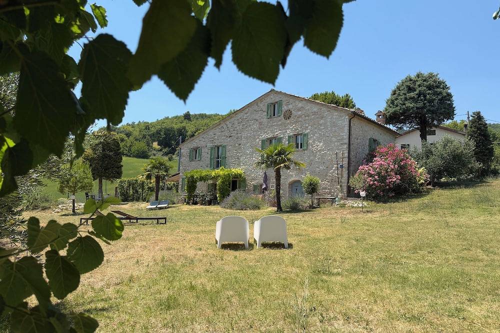 Naturstein-Landhaus in Arcevia, Ancona Provinz
