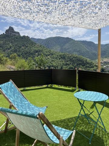 Gîte pour 3 personnes, avec jardin à Mostuéjouls