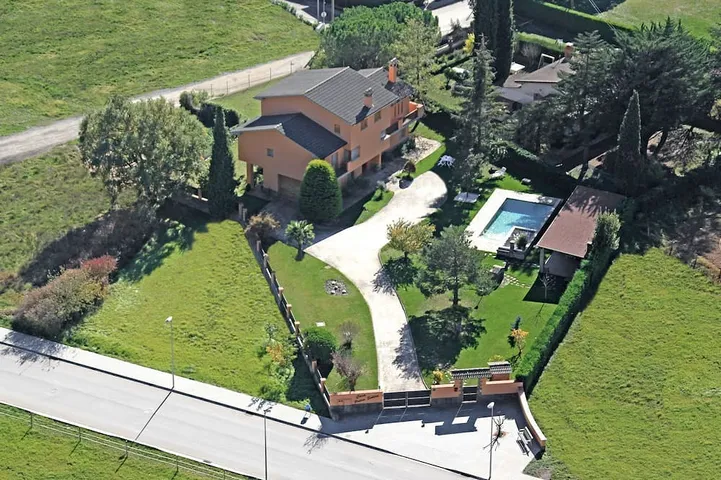 Holiday home for 14 people, with balcony and garden - 1