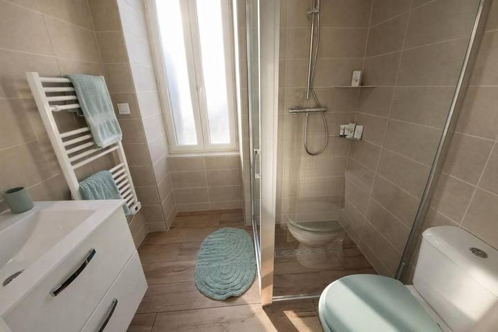 Gîte pour 3 personnes, avec terrasse dans Beaurepaire - 3