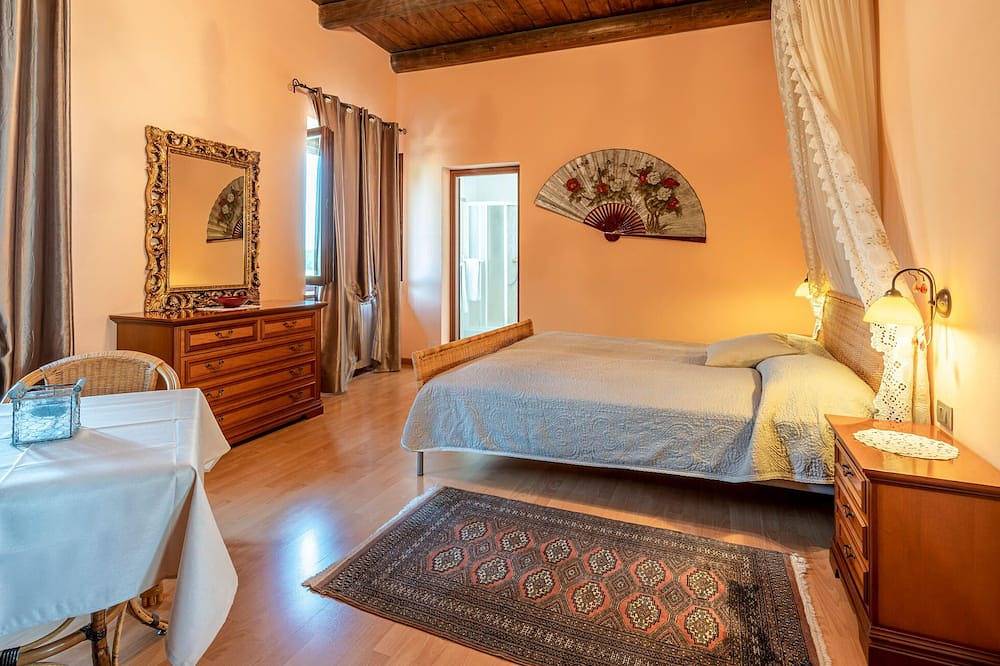 Bella casa con 4 camere da letto a. in Lequio Tanaro, Provincia di Cuneo