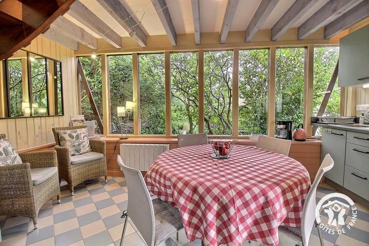 Gîte pour 3 personnes, avec Terrasse ainsi que Jardin et Vue à Plélo