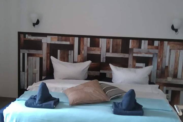 Ferienhaus für 30 Personen, mit Balkon und Whirlpool sowie Terrasse und Garten im Vogtland - 4