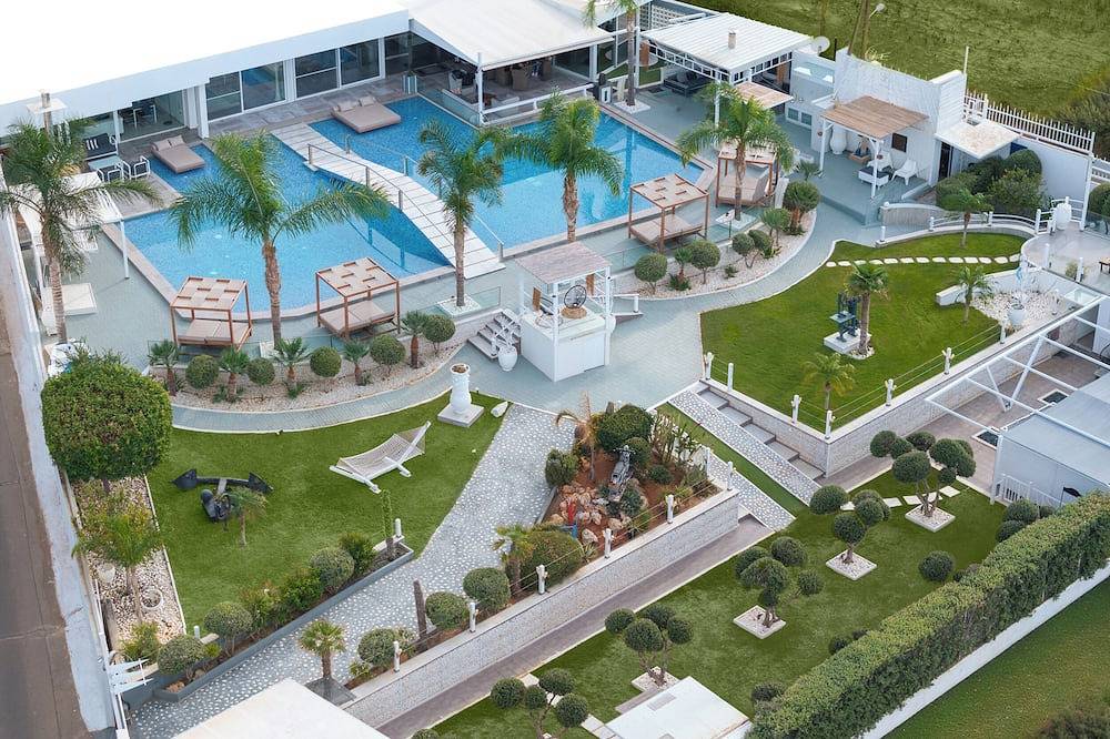 White Luxury Villa in Limenas Chersonisou, Iraklio-Heraklion und Umgebung