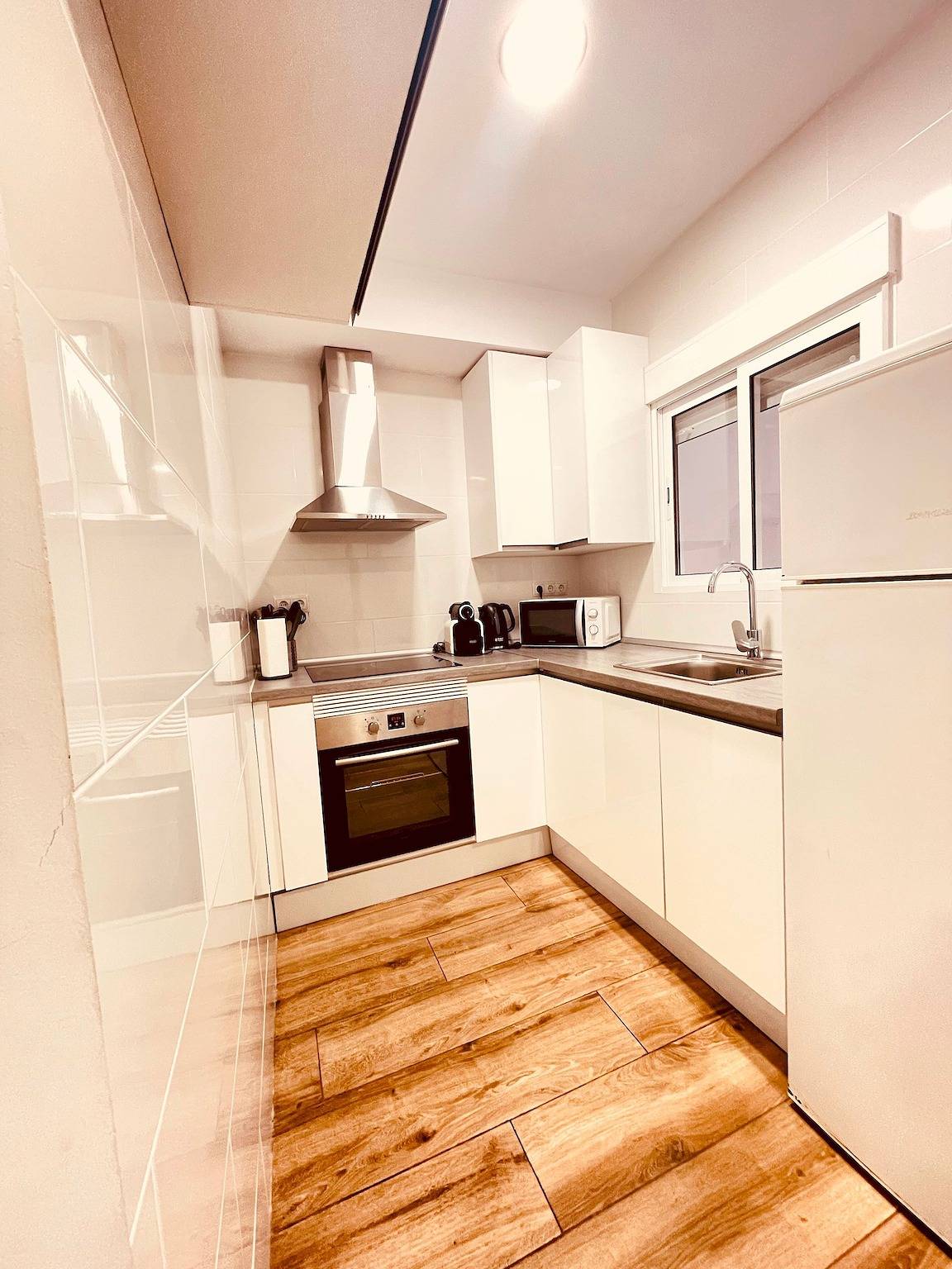 Ganze Wohnung, Tarradellas_1, Para 14 Personas, muy cerca Estació de Sants, llegada tren aeropuerto, muy bien comunicado y rodeado de comercios y restaurants in Barcelona Zentrum, Barcelona