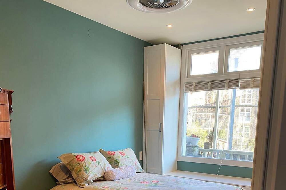 Heidi's Private Canal Suite | 2bd-1 bath | Location! in Holländische Küste