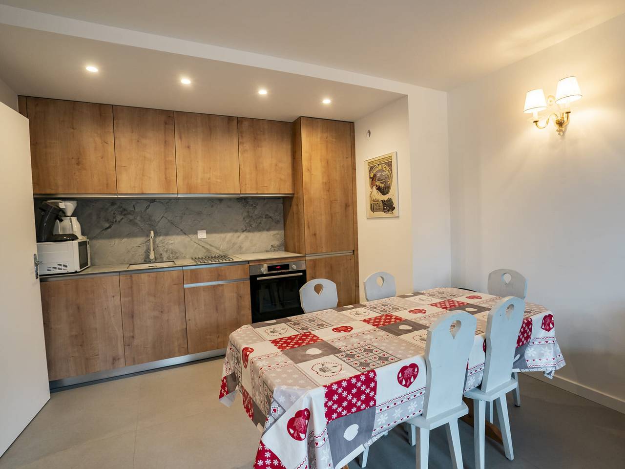 Entire apartment, Apartment in Châtel, 2 rooms, 5 people, with private parking in Châtel, Les Portes du Soleil