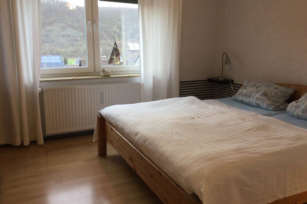 Ganze Wohnung, Ferienwohnung mit Blick auf die Harzer Berge in Bad Lauterberg, Harzvorland