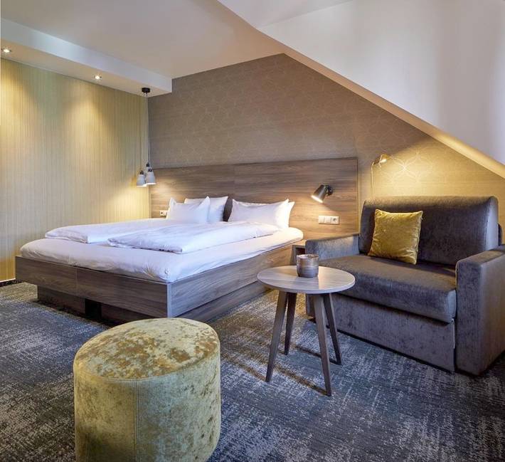 Hotel für 2 Personen, mit Balkon und Whirlpool sowie Terrasse und Garten in Neckar-Odenwald-Kreis