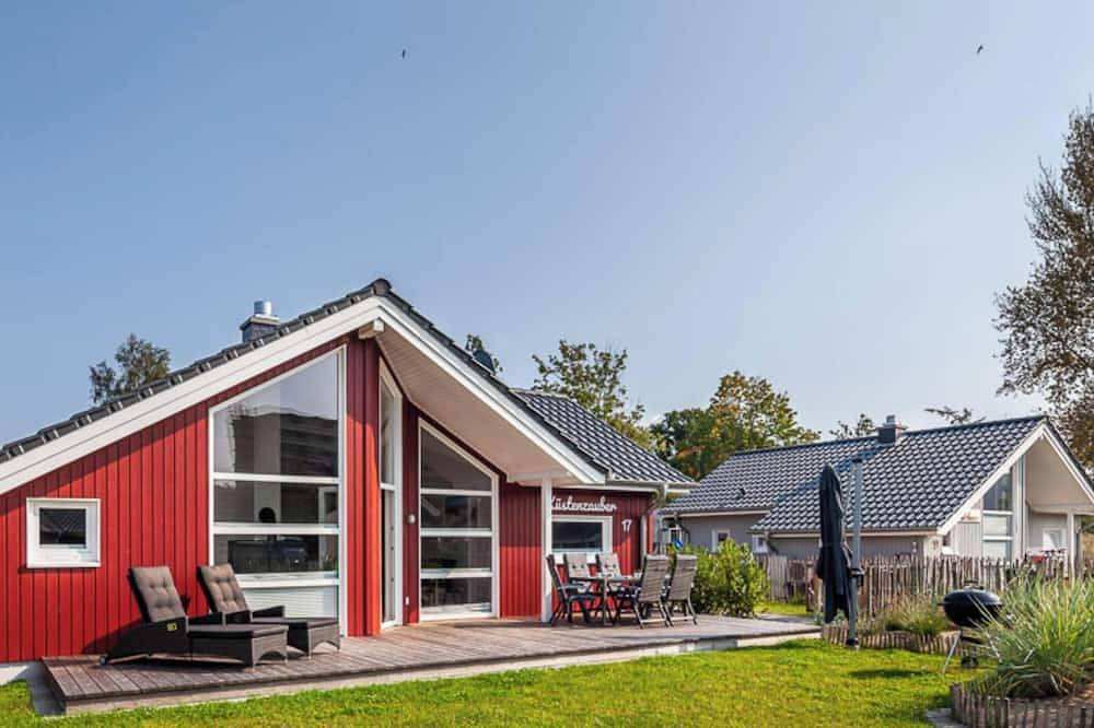 Ferienhaus mit Trampolin, Sauna & Kamin - bis zu 3 Hunde - komplett eingezäunt in Holm, Schönberg