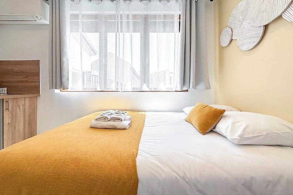 Entire apartment, Hoche A 12 - Studio Apartment, Sleeps 2 in Le Pré-Saint-Gervais, Seine-Saint-Denis