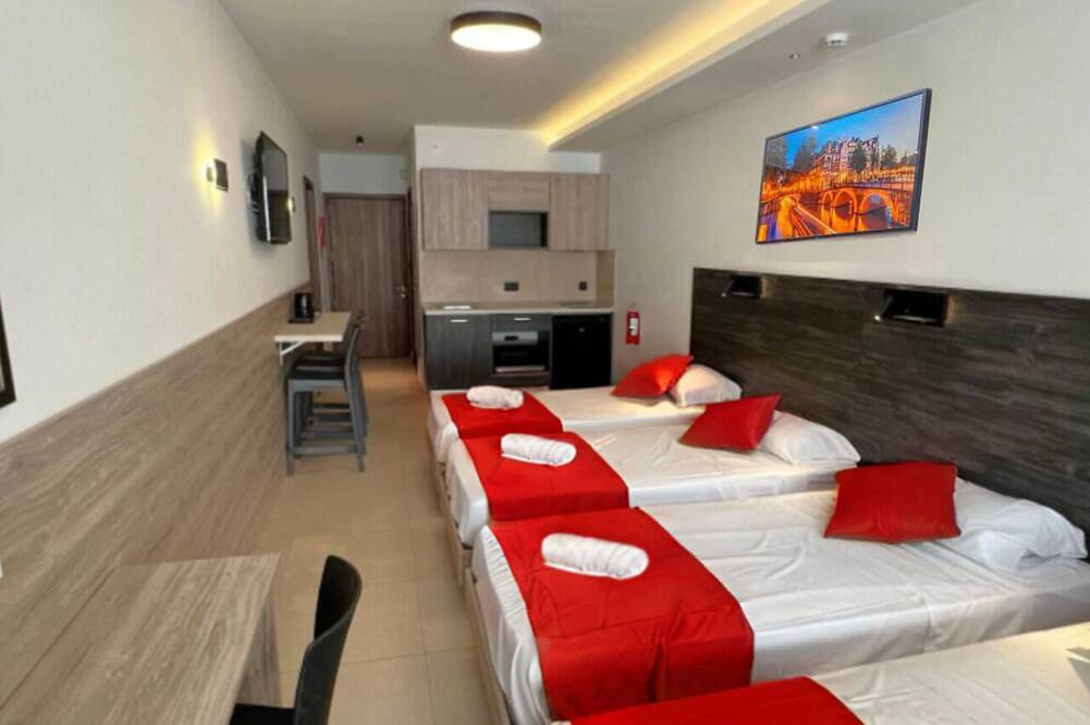 Geheel appartement, Blue 3: Studio Apartment in St. Julian's in San Giljan, Malta