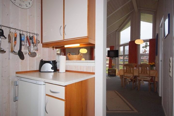 4 Personen Ferienhaus mit privatem Bootsteg, direkter Seelage, Kanu und Sauna in Otterndorf in Otterndorf, Cuxland