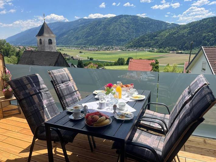 Ferienwohnung für 6 Personen, mit Balkon und Terrasse sowie Garten und Seeblick