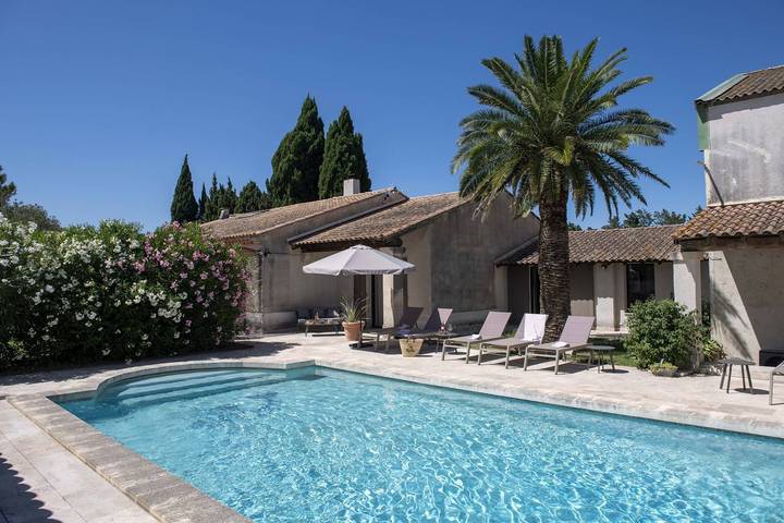 Location de vacances pour 8 personnes, avec piscine et jardin à Maillane - 2