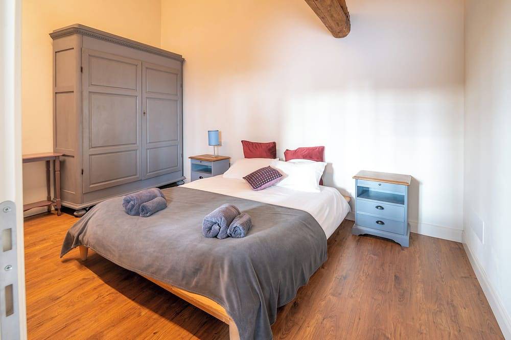 Entire apartment, Palazzo Luparelli Boutique Apartment, Colle di Val d'Elsa, Siena, Tuscany in Colle di Val d'Elsa, Siena Province