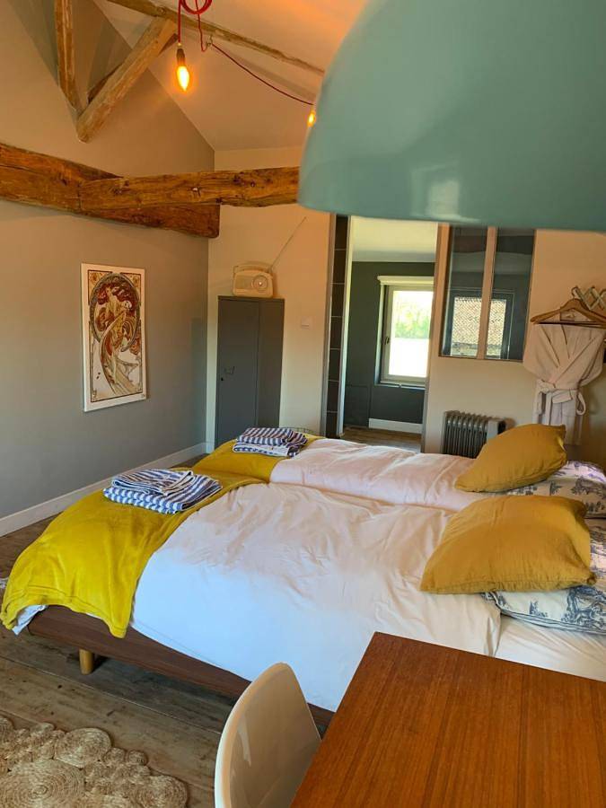 Gîte pour 2 personnes, avec jardin et vue à Saint-Même-les-Carrières - 3