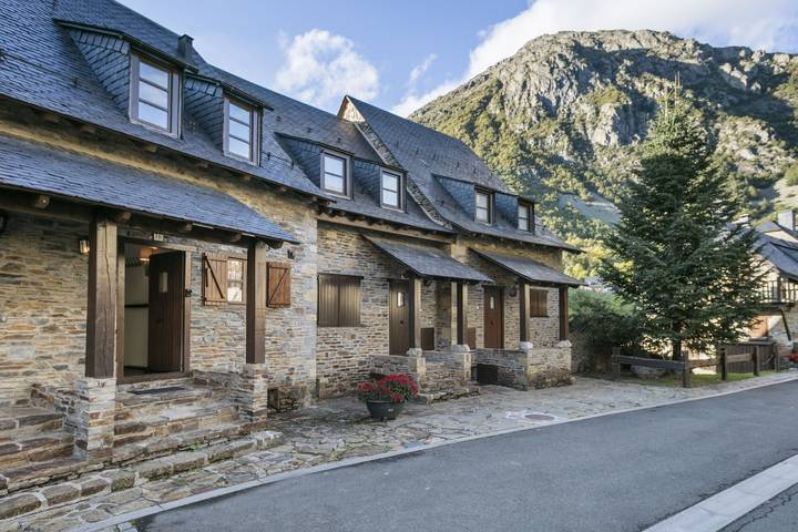 Location de vacances pour 8 personnes, avec jardin dans Baqueira Beret - 2