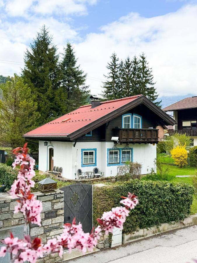 Ferienhaus für 6 Personen, mit Balkon und Terrasse sowie Garten und Ausblick in Lienz