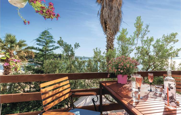 Location de vacances pour 8 personnes, avec Terrasse à Zaboric