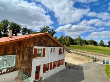 Gîte pour 6 personnes, avec terrasse ainsi que jardin et jacuzzi en Moselle