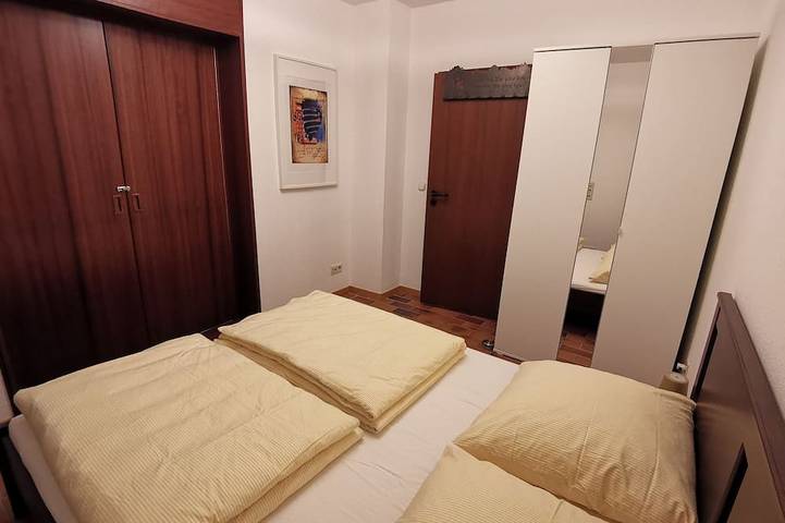 Ganze Wohnung, Geräumige, familienfreundliche Ferienwohnung im Architektenhaus mit Garten in Lauf, Ferienregion Sasbachwalden Region