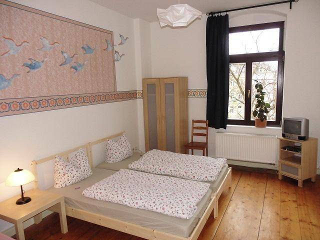 Ganze Ferienwohnung,  3R Fewo bis 9 Personen zentral T4 in Cotta, Dresden