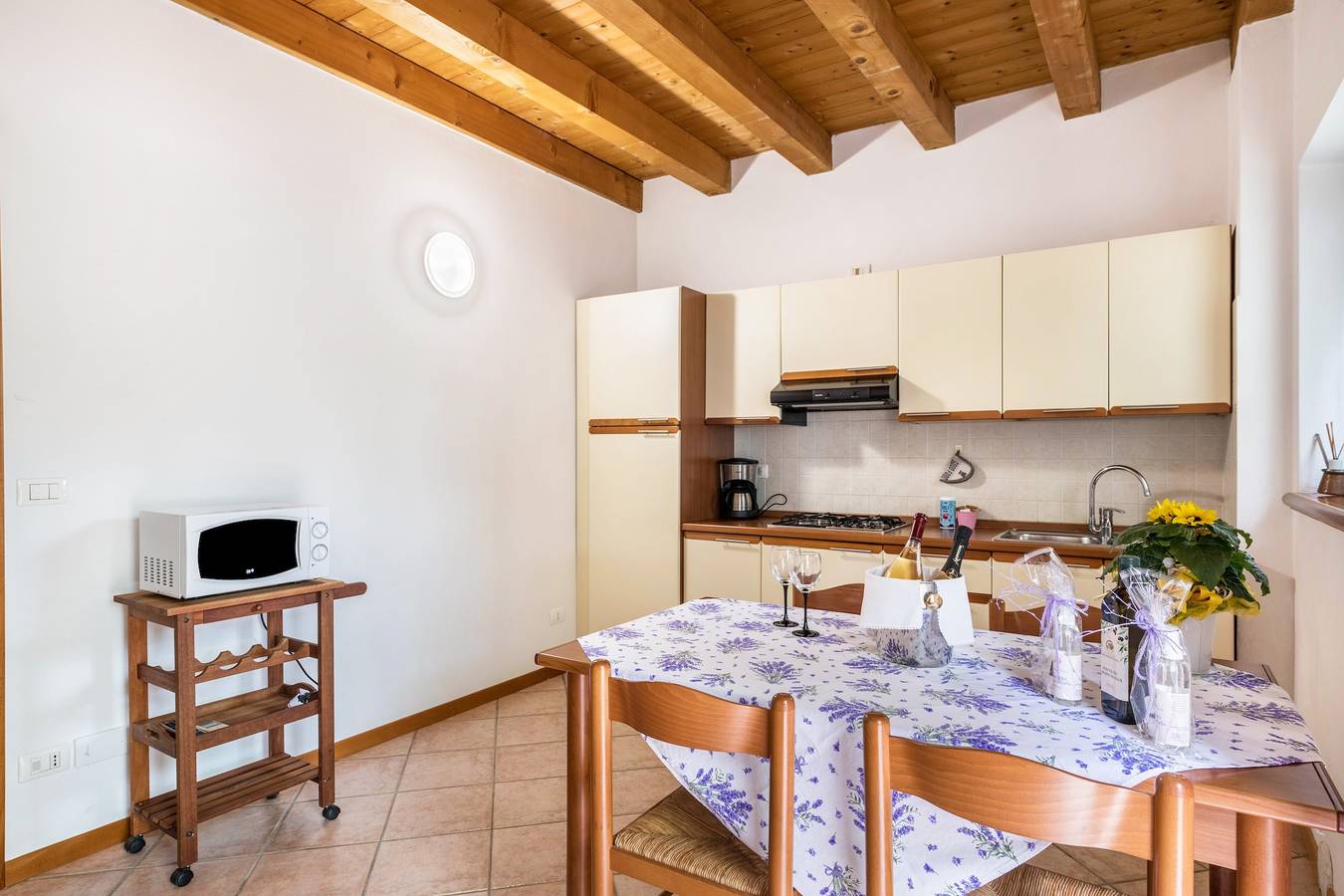 Ganze Wohnung, Ferienwohnung 'Bilo Garden Agriturismo Teboi' mit Gemeinschaftspool, Gemeinschaftsterrasse und Wlan in Lazise, Gardasee-Berge