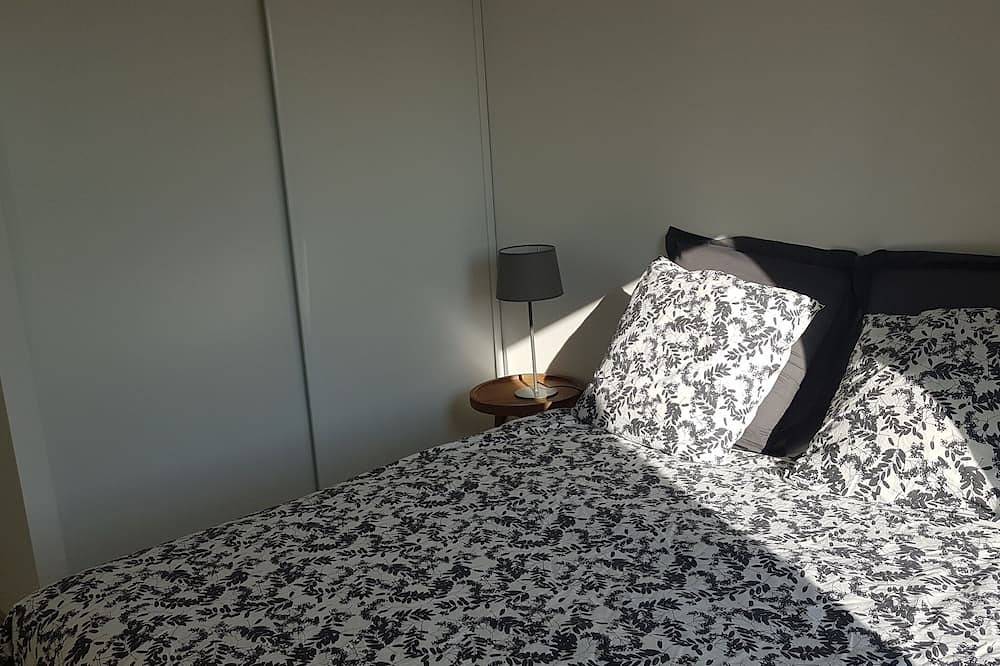 Appartement entier, T2 neuf avec jardin plein sud 5mn de la plage face au <br>Mont Saint Michel <br> in Cancale, Baie du Mont-Saint-Michel
