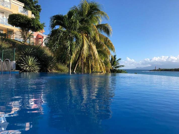 Gîte pour 3 personnes, avec vue ainsi que piscine et jardin à Le Gosier - 4