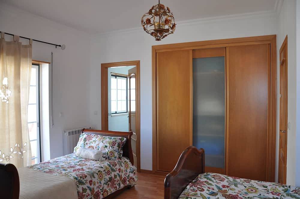 Ericeira Beach Place - Free Wifi - 500m from the beaches in Praia dos Pescadores (Ericeira), Ericeira