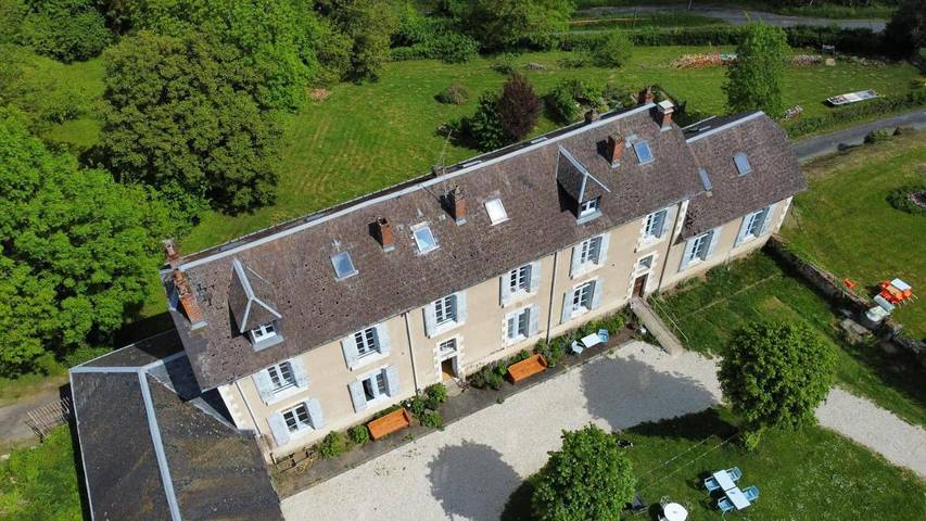 Gîte pour 2 personnes, avec vue et jardin à Larochemillay - 4