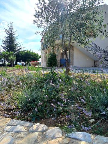 Gîte pour 2 personnes, avec terrasse et jardin à Nyons