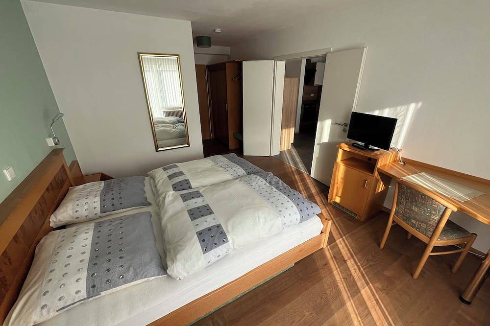 Ganze Wohnung, Gemütliche Ferienwohnung für 2-3 Personen mit großer Sonnenterasse in Wolfach, Mittlerer Schwarzwald