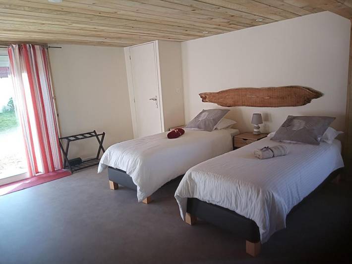 Chambre d’hôte pour 2 personnes, avec vue ainsi que jardin et piscine dans le Gers - 4