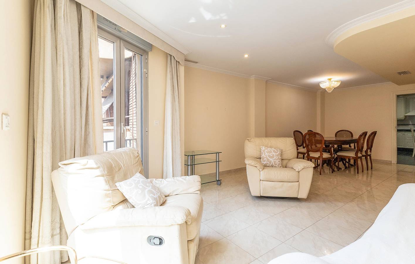 Apartamento vacacional entero, Acogedor apartamento cerca del centro de Elche con WiFi in La Vila, Elche